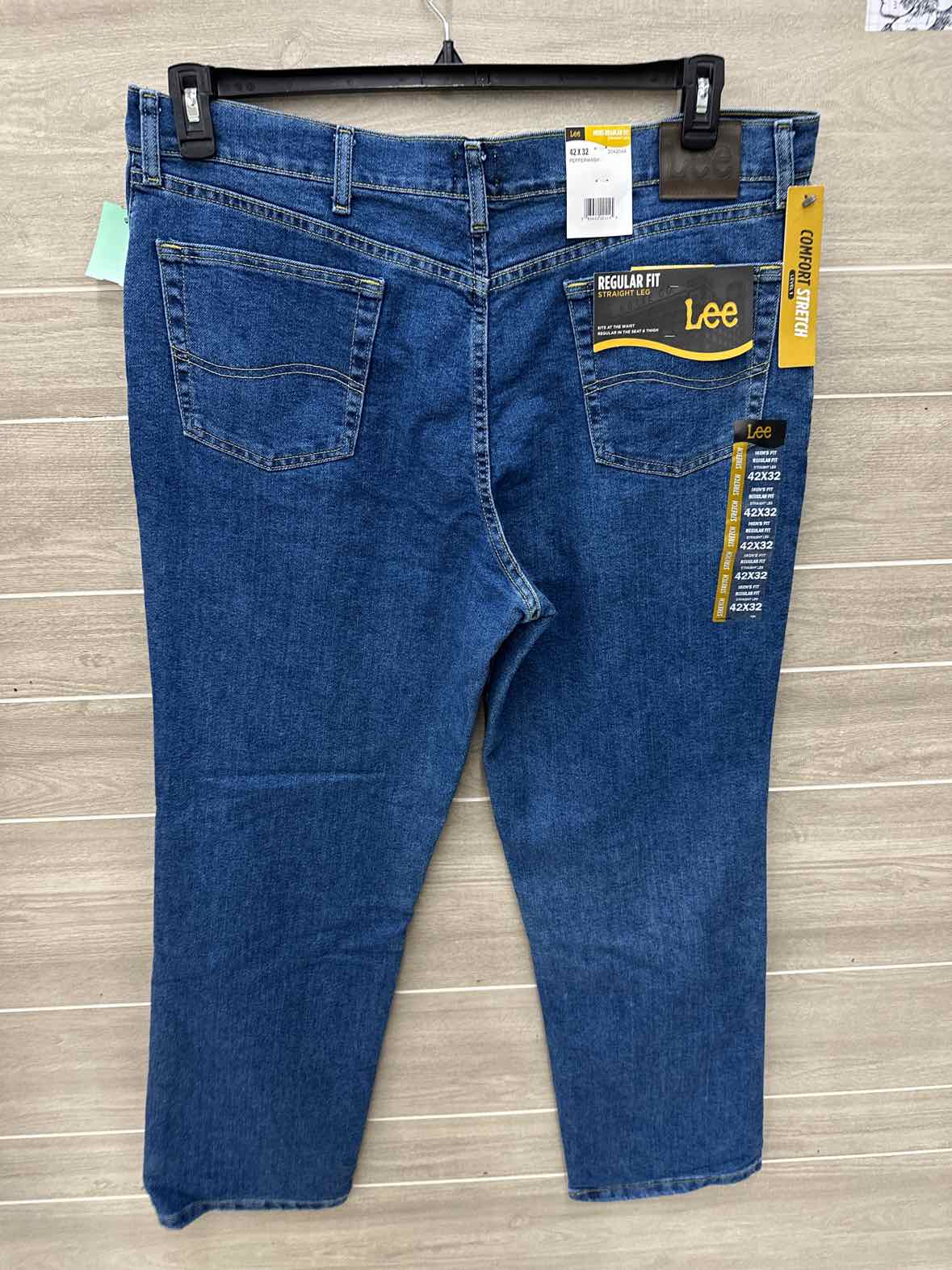 Lee Size 42/32 Mens Jeans