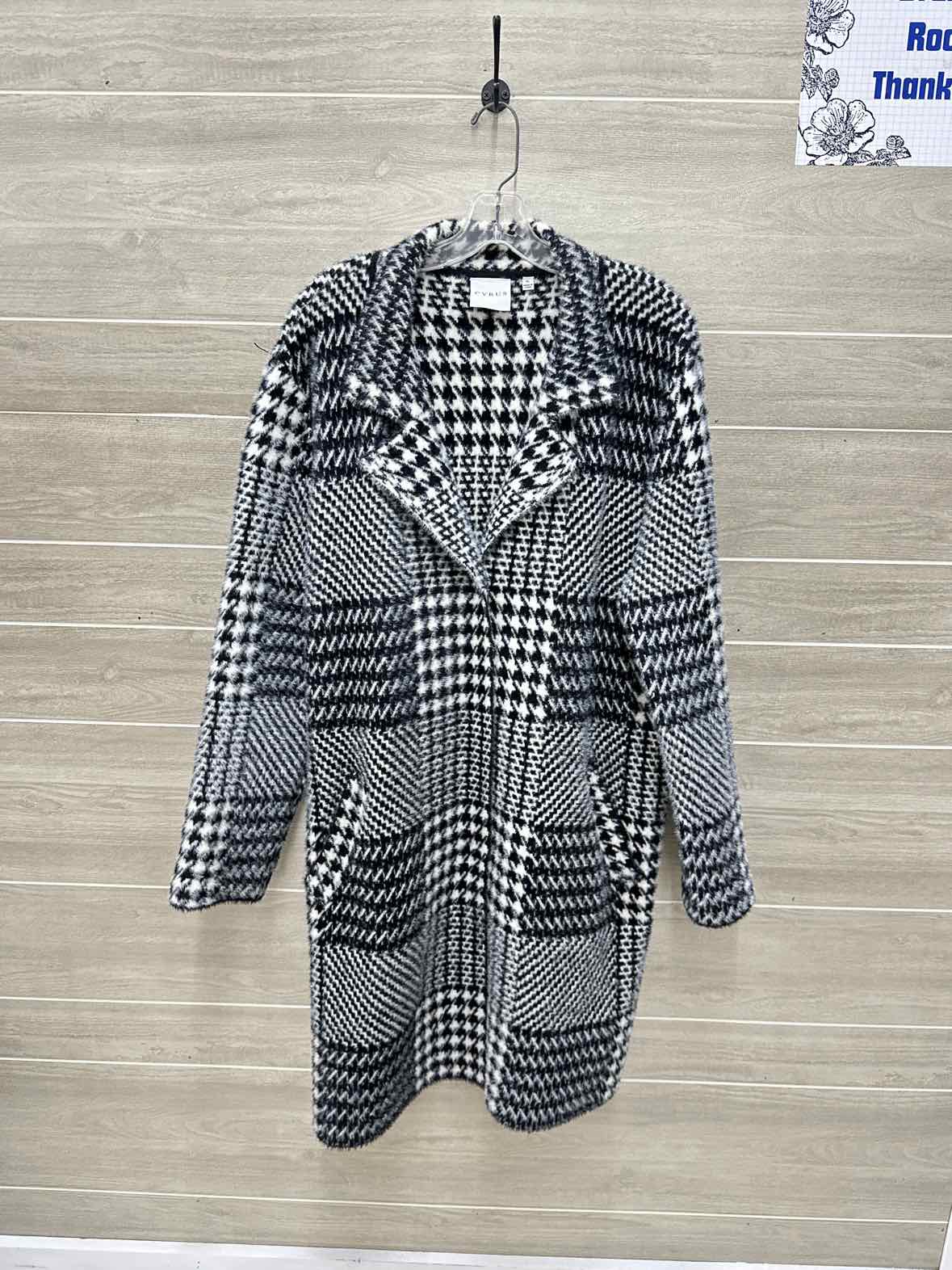 Cyrus Size XL Black Womens Sweater