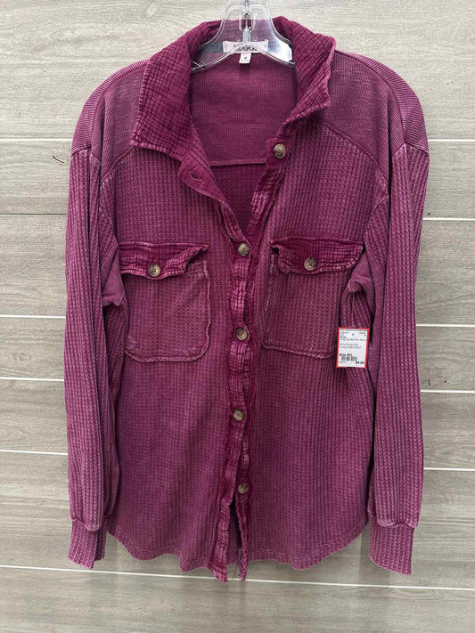 Briggs Size M/L Burgundy Womens Shirt