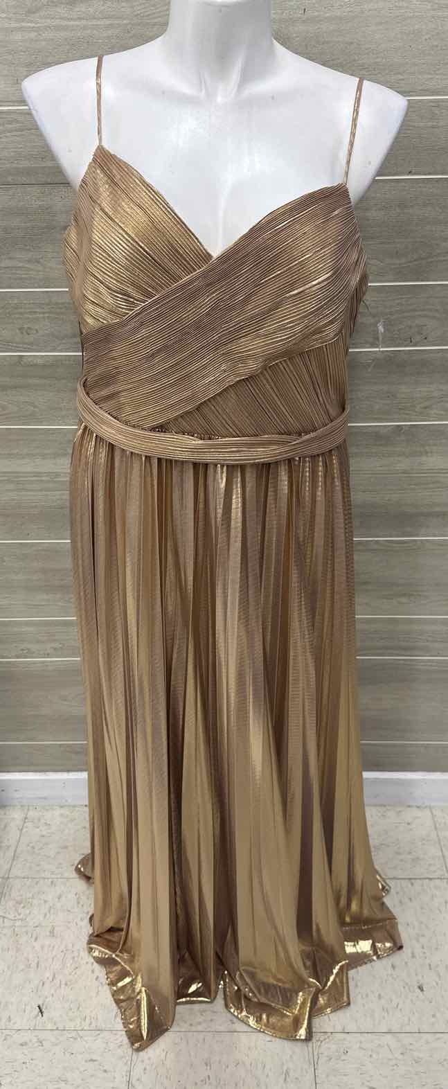 MAC DUGGAL Size 14 Gold Womens Gown/Evening Wear