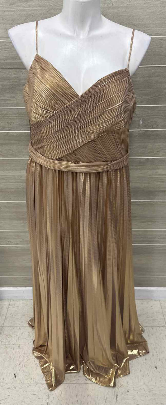 MAC DUGGAL Size 14 Gold Womens Gown/Evening Wear