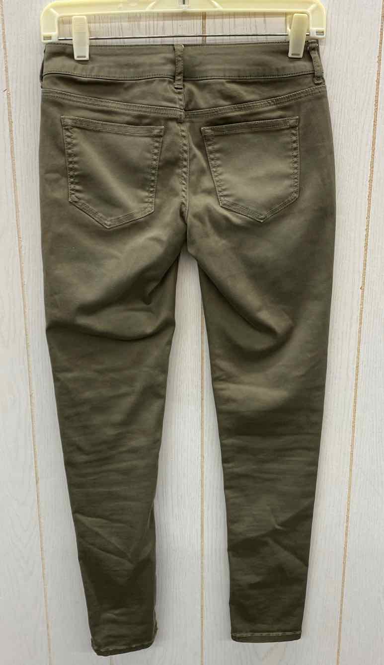 Maurices Olive Womens Size 2 Short Pants