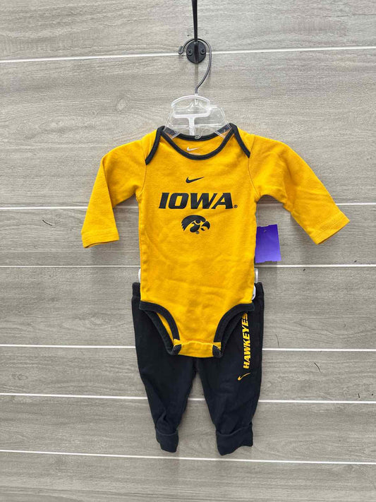 Nike Infant 3/6 months 2 PC Ensemble