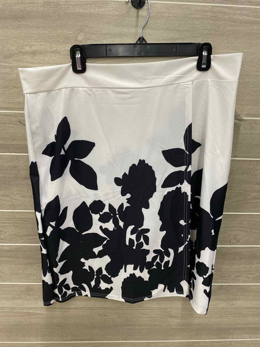 Lilly White Womens Size 1X Skirt