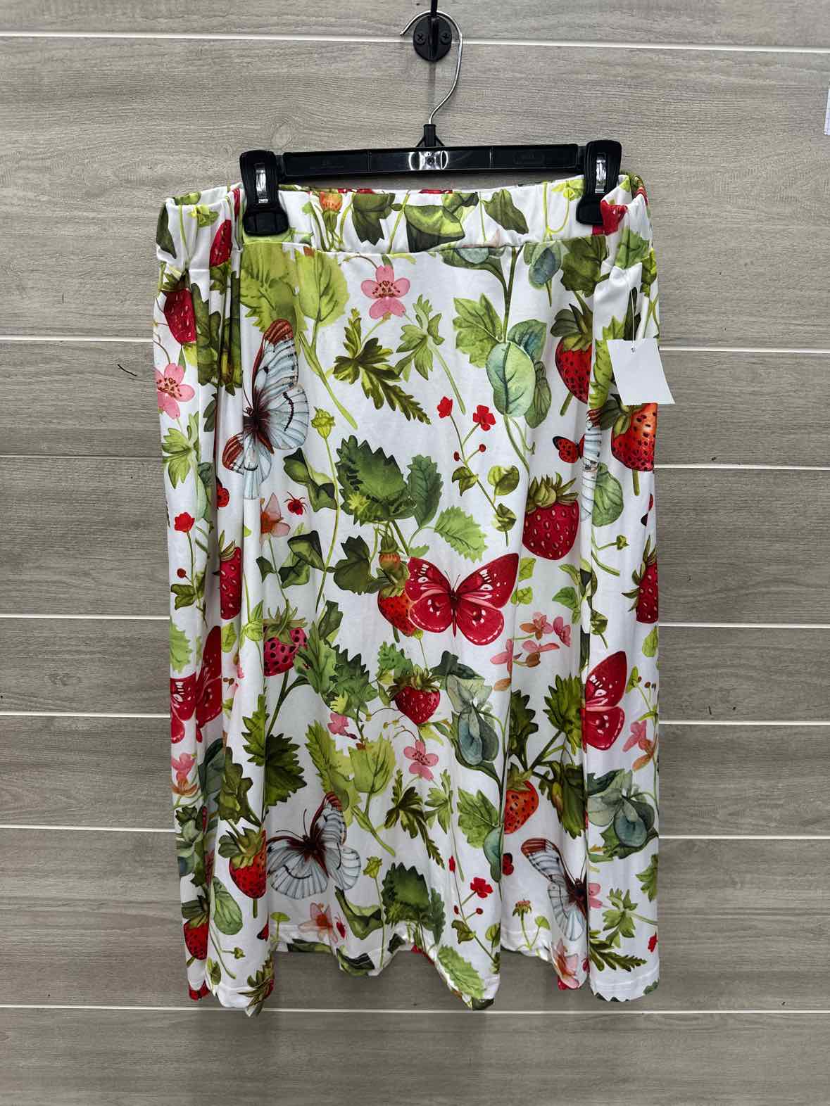 Size 20W White Plus Skirt