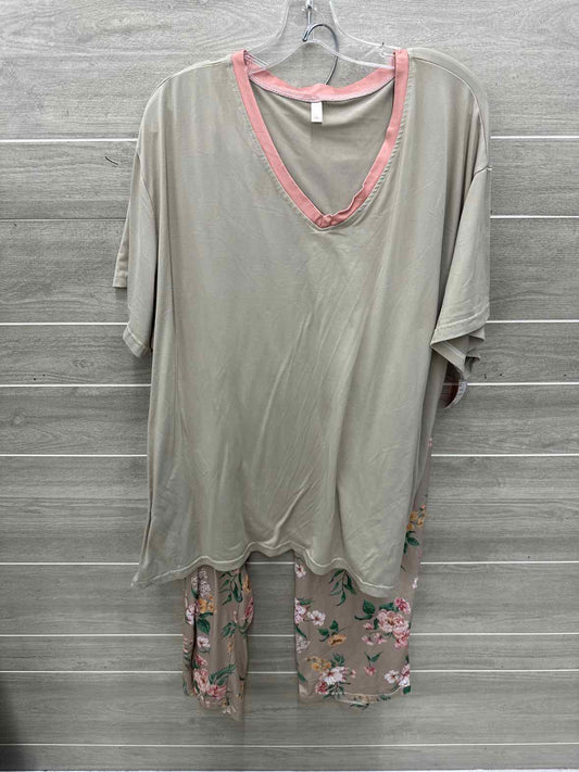 Size 4X Tan Plus Pajamas
