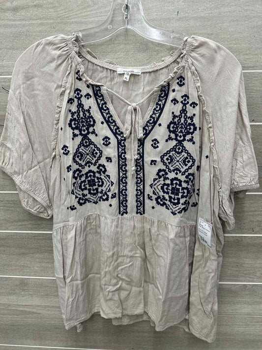 Maurices Size XL Beige Womens Shirt