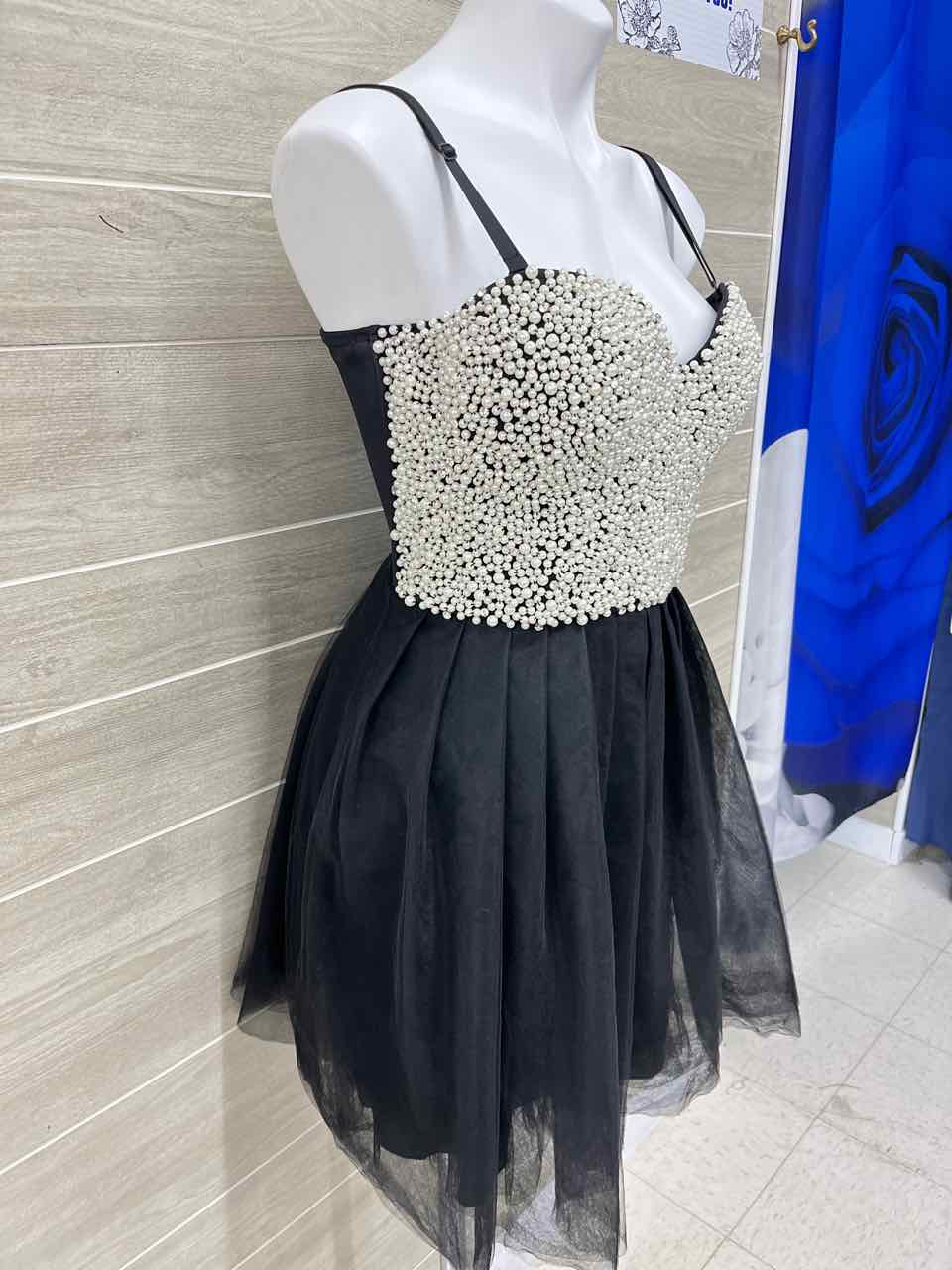 Windsor Size 10/12 Black Womens Gown/Evening Wear