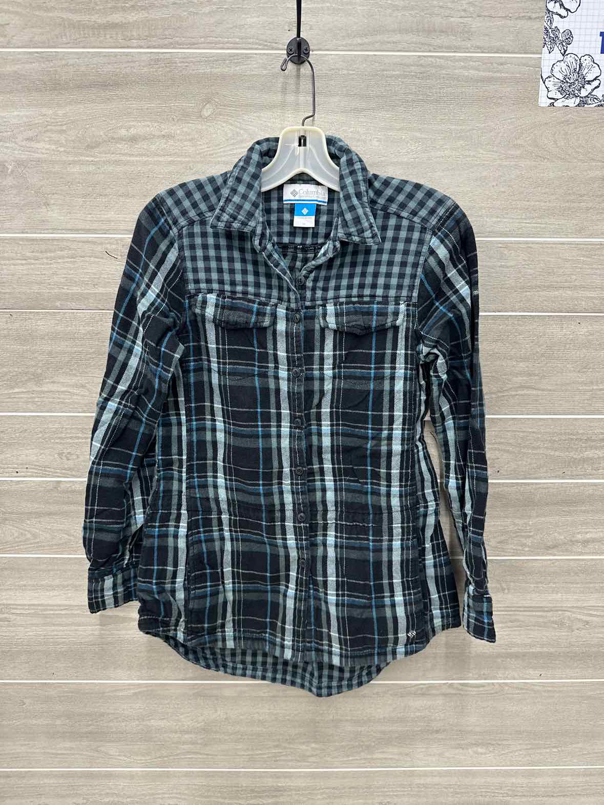 Columbia Size M Black Womens Shirt
