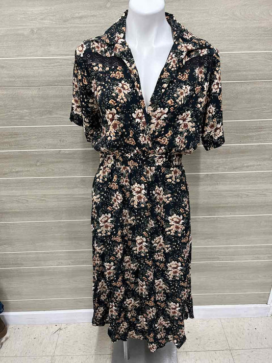 AURA Size 6/8 Black Womens Dress