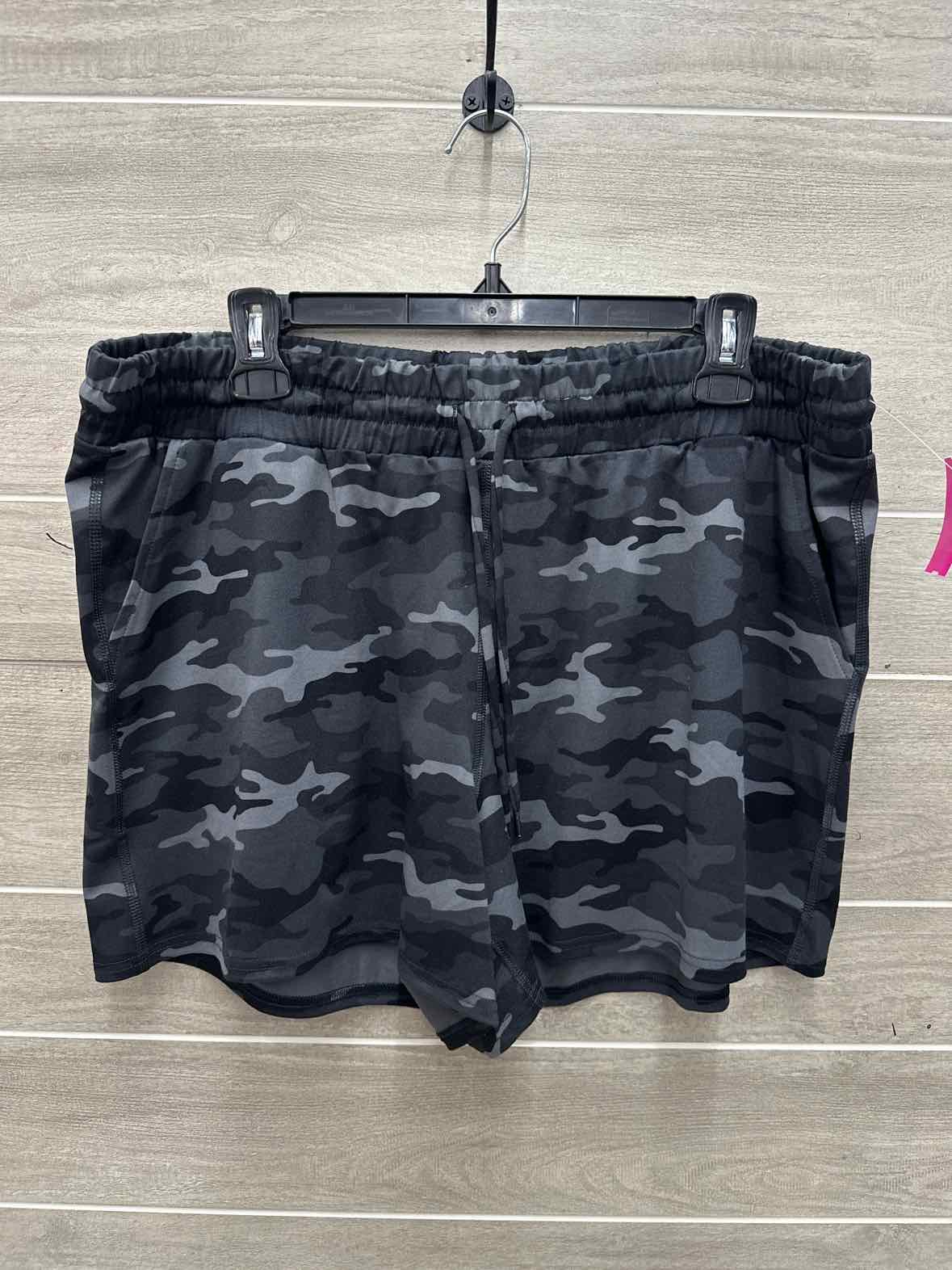 Maurices Size L/XL Gray Womens Shorts