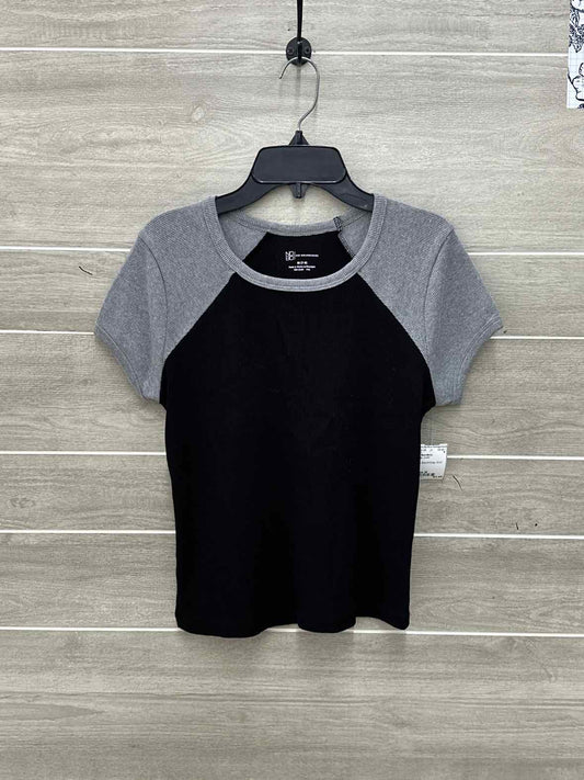 No Boundaries Gray Junior Size M Shirt