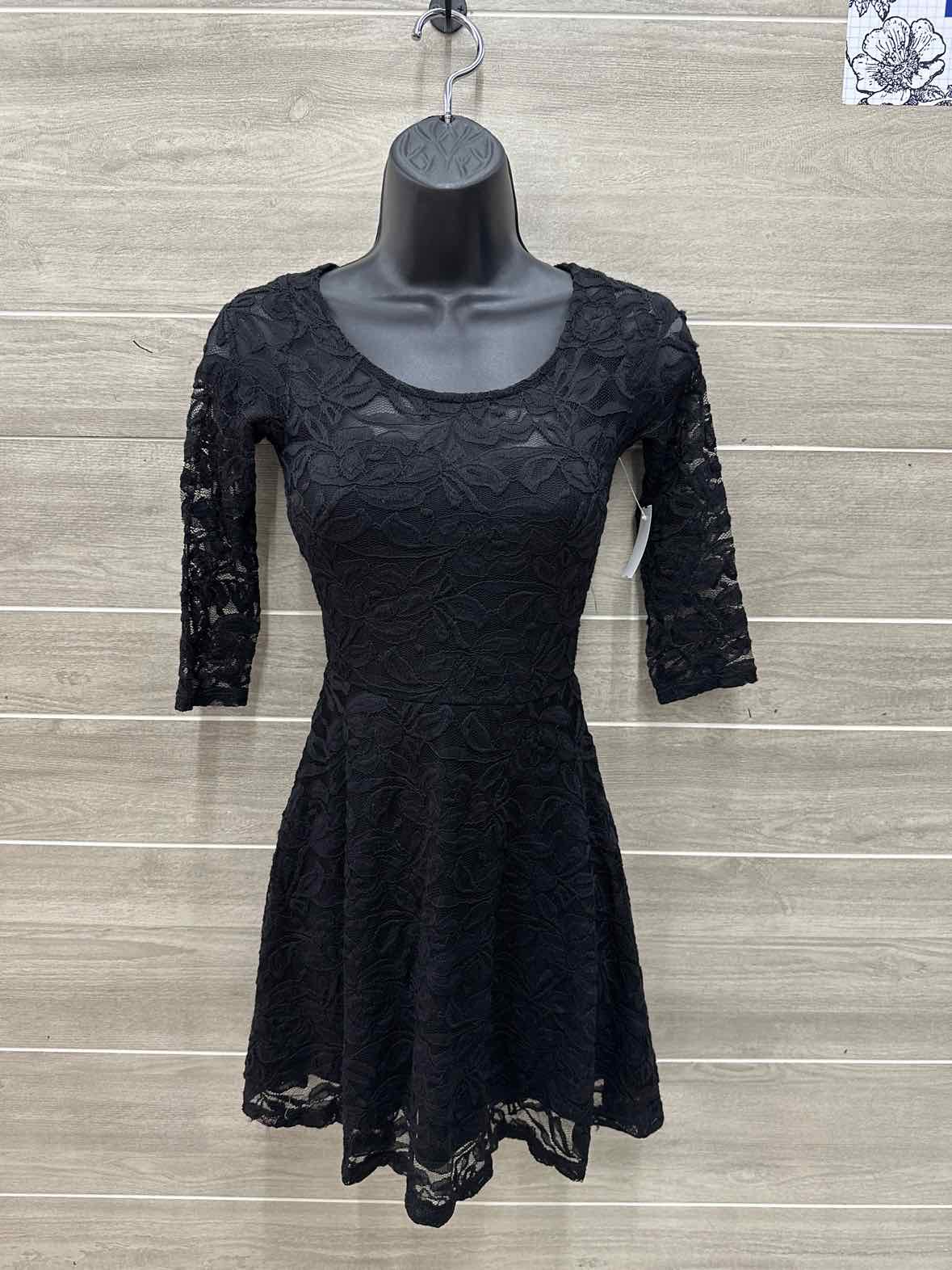 Material Girl Size 2/4 Black Womens Dress