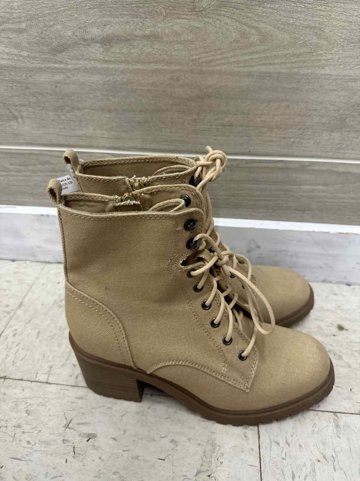 US Shoe Size 9 Tan Womens Boots