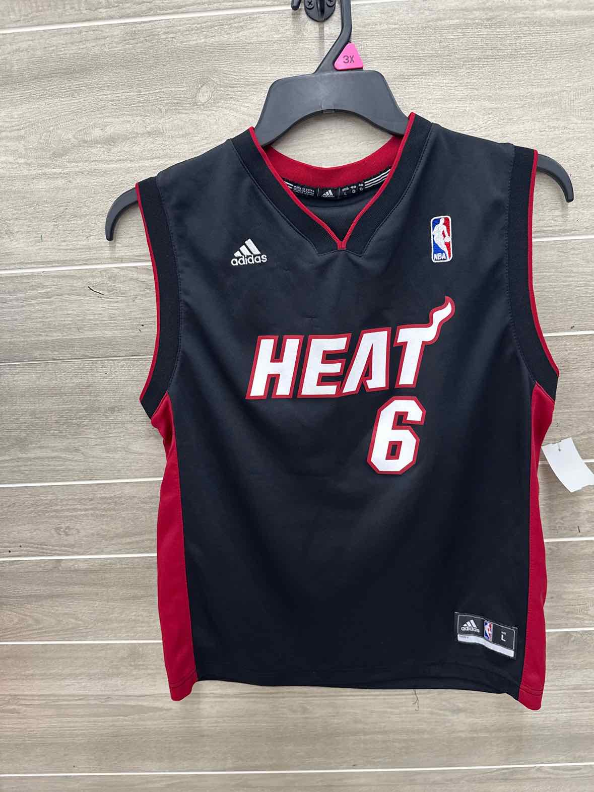 Adidas Boys Size 12/14 Shirt