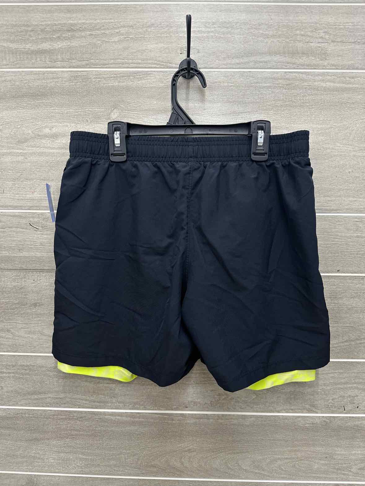 Under Armour Boys Size 14/16 Shorts