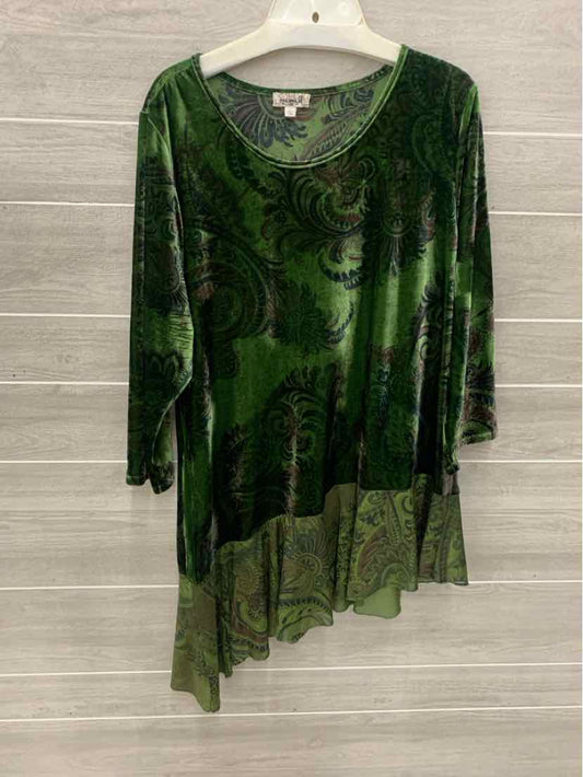 One World Green Womens Size 2X Shirt