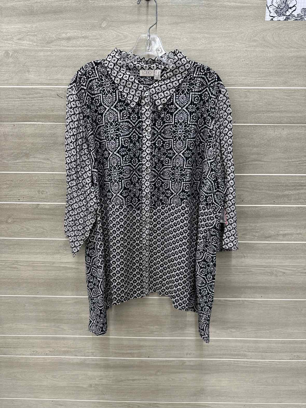 LOGO Black Womens Women Size 2X/3X Shirt