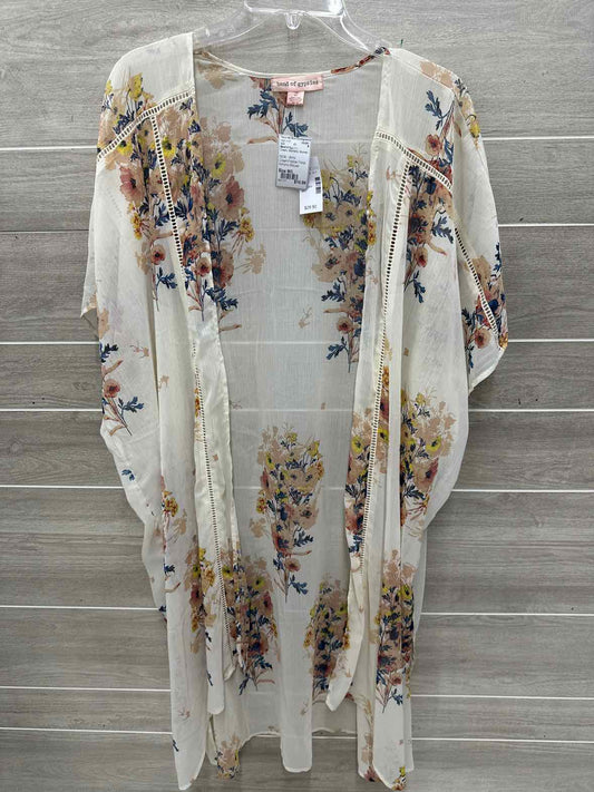 Band of Gypsies Size M/L Cream Womens Shirt