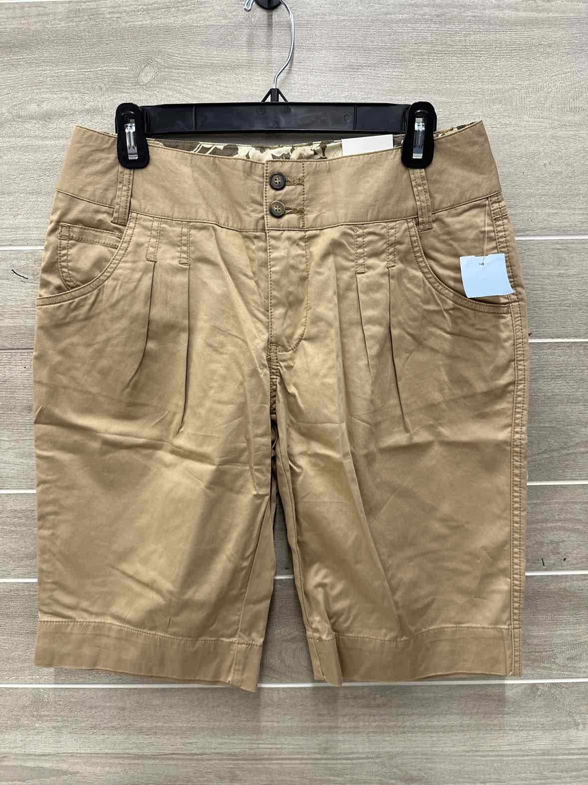 Old Navy Size 6 Khaki Womens Shorts