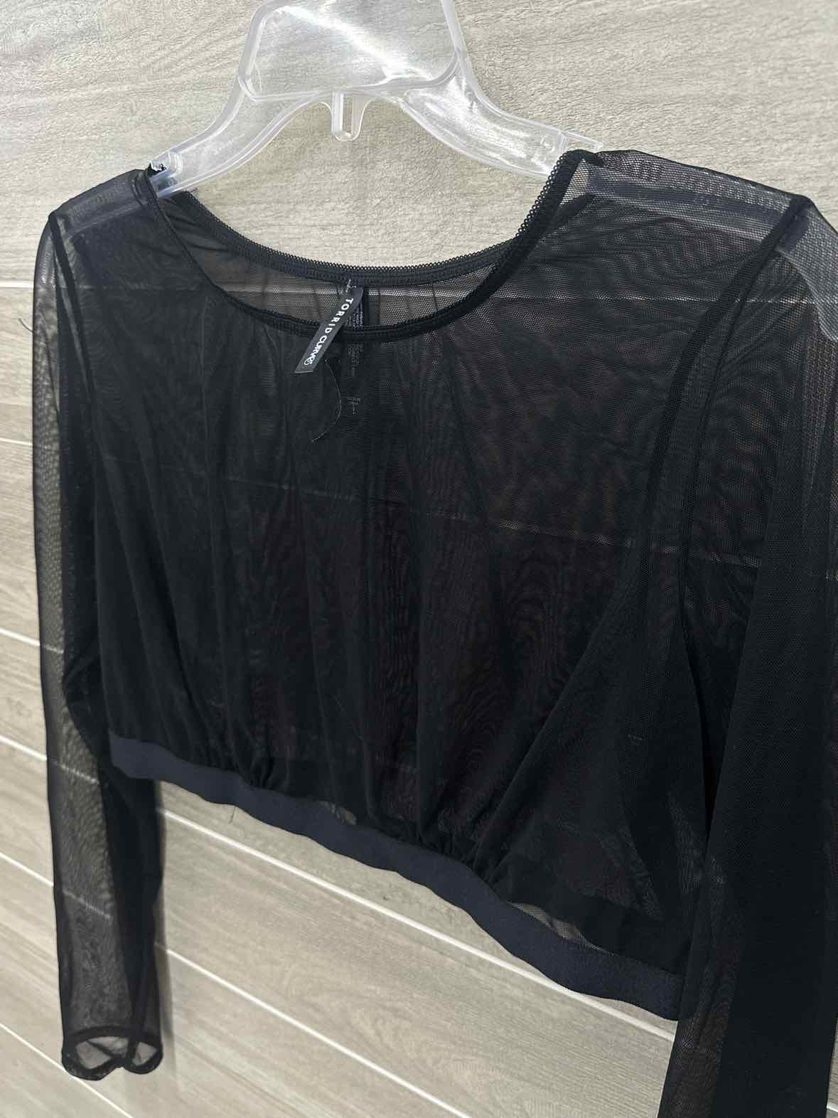 Torrid Size XL Black Junior Shirt