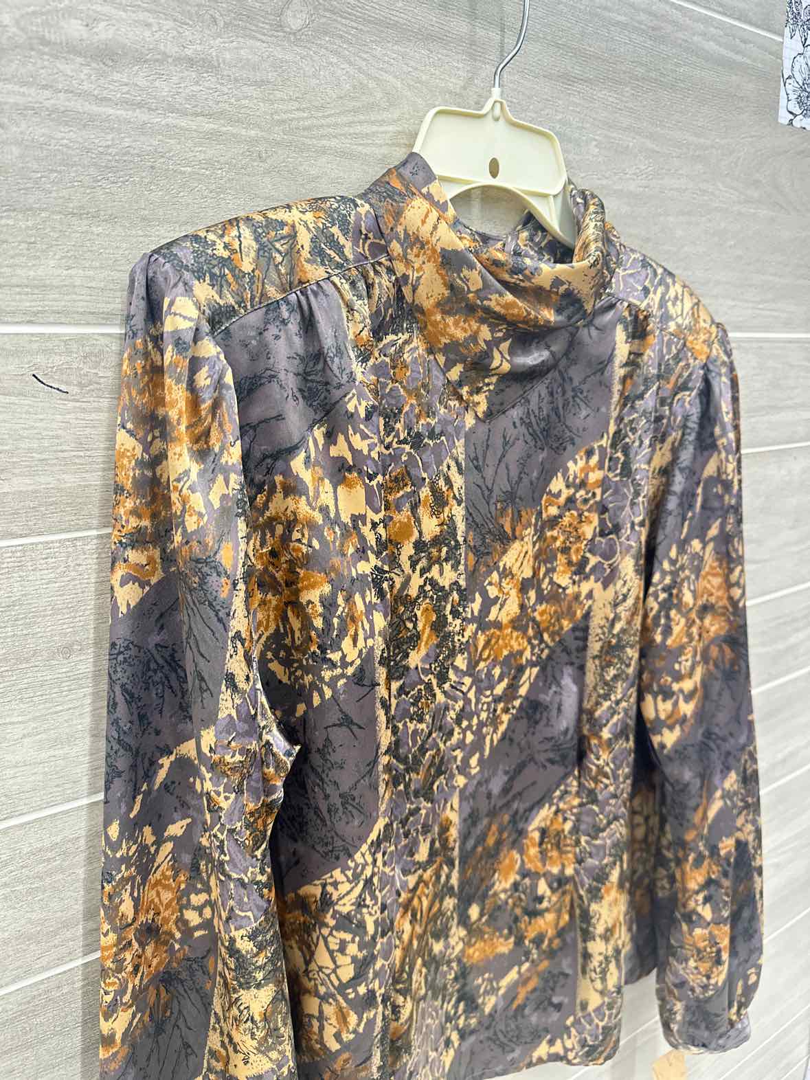 Nicola Size L Gray Womens Shirt