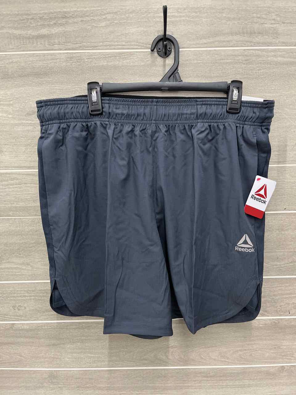 Reebok Size 38 Men Mens Shorts