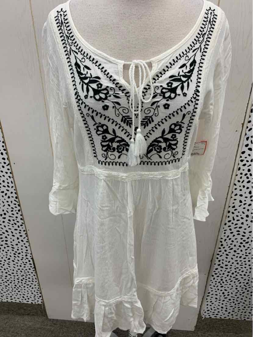 Maurices White Womens Size 8/10 Dress