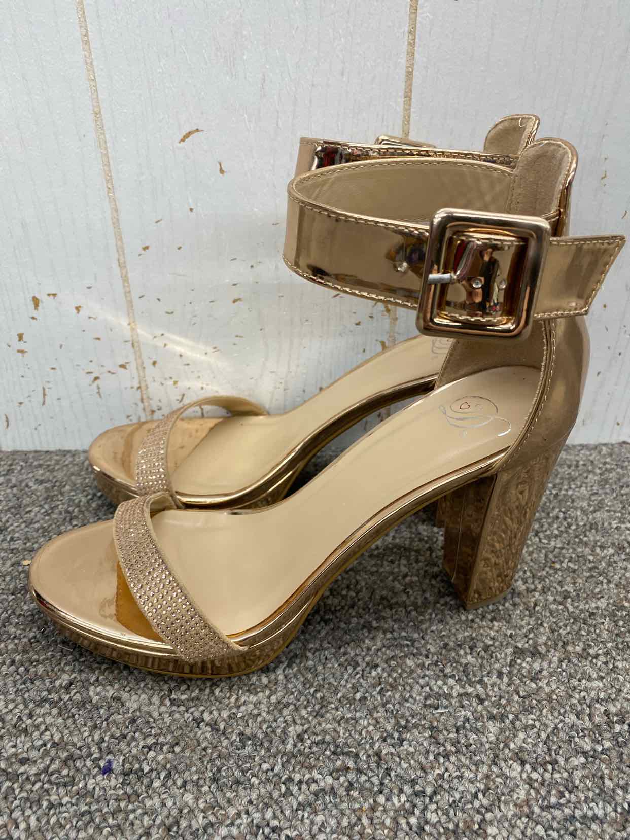 Gold Womens Size 8.5 Sandals