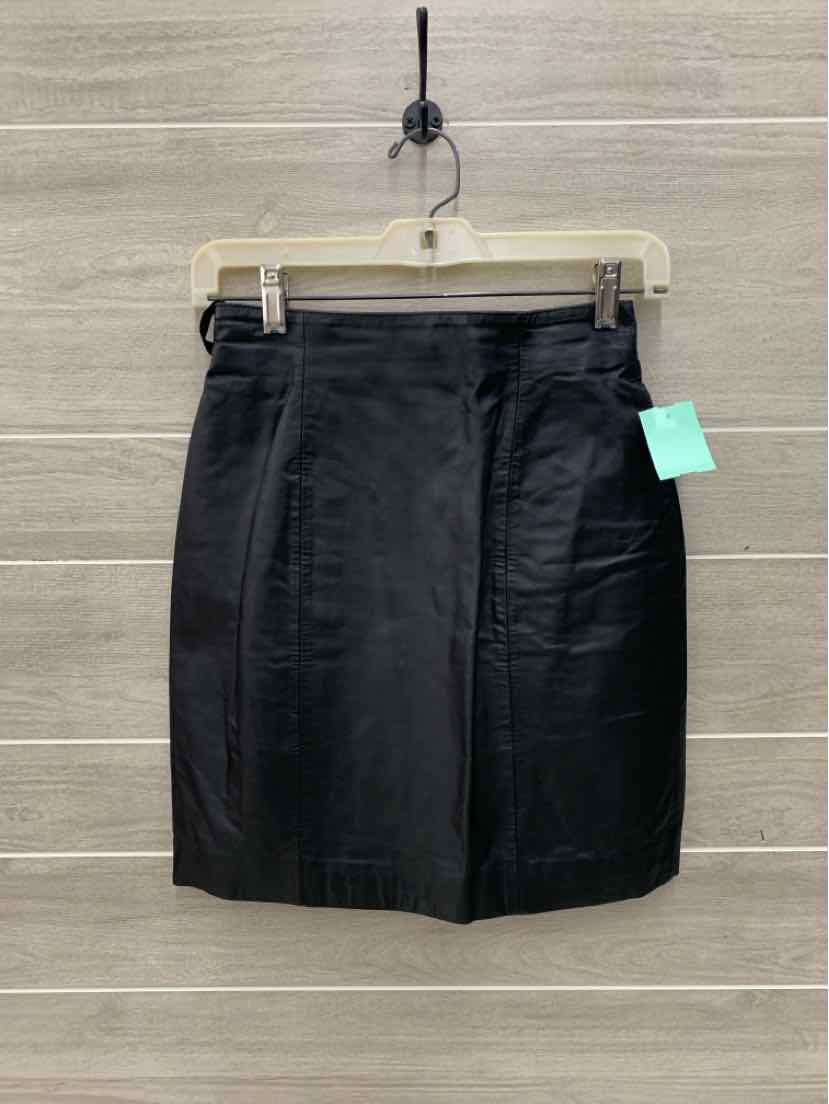 Black Womens Size 2/4 Skirt