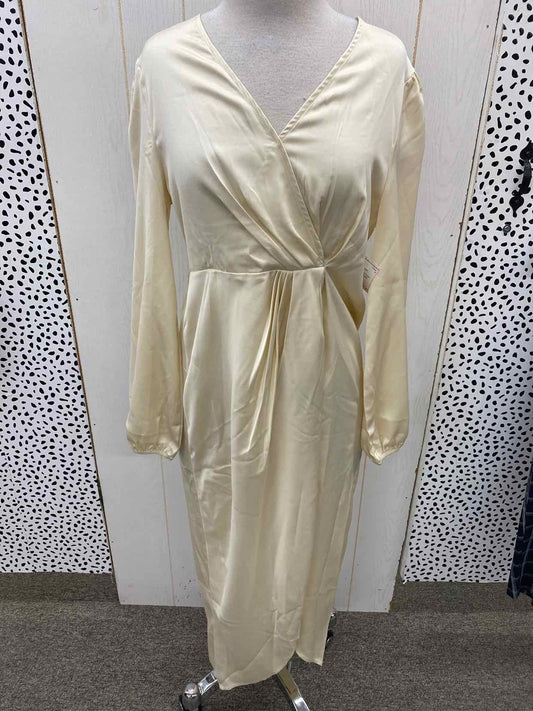 Cream Womens Size 6/8 Dress