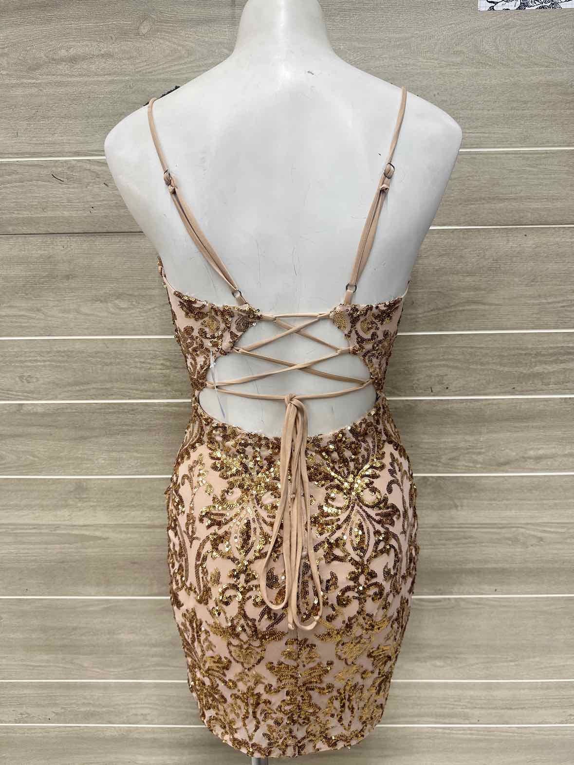 Windsor Size 4/6 Gold Junior Dress
