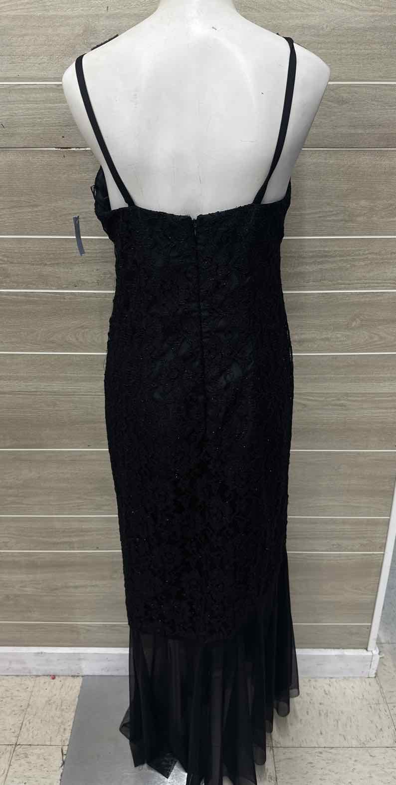 Size 6/8 Black Womens Gown/Evening Wear