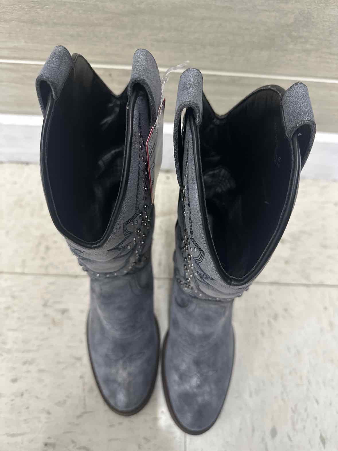 Very Volatile US Shoe Size 7 Gray Womens Boots