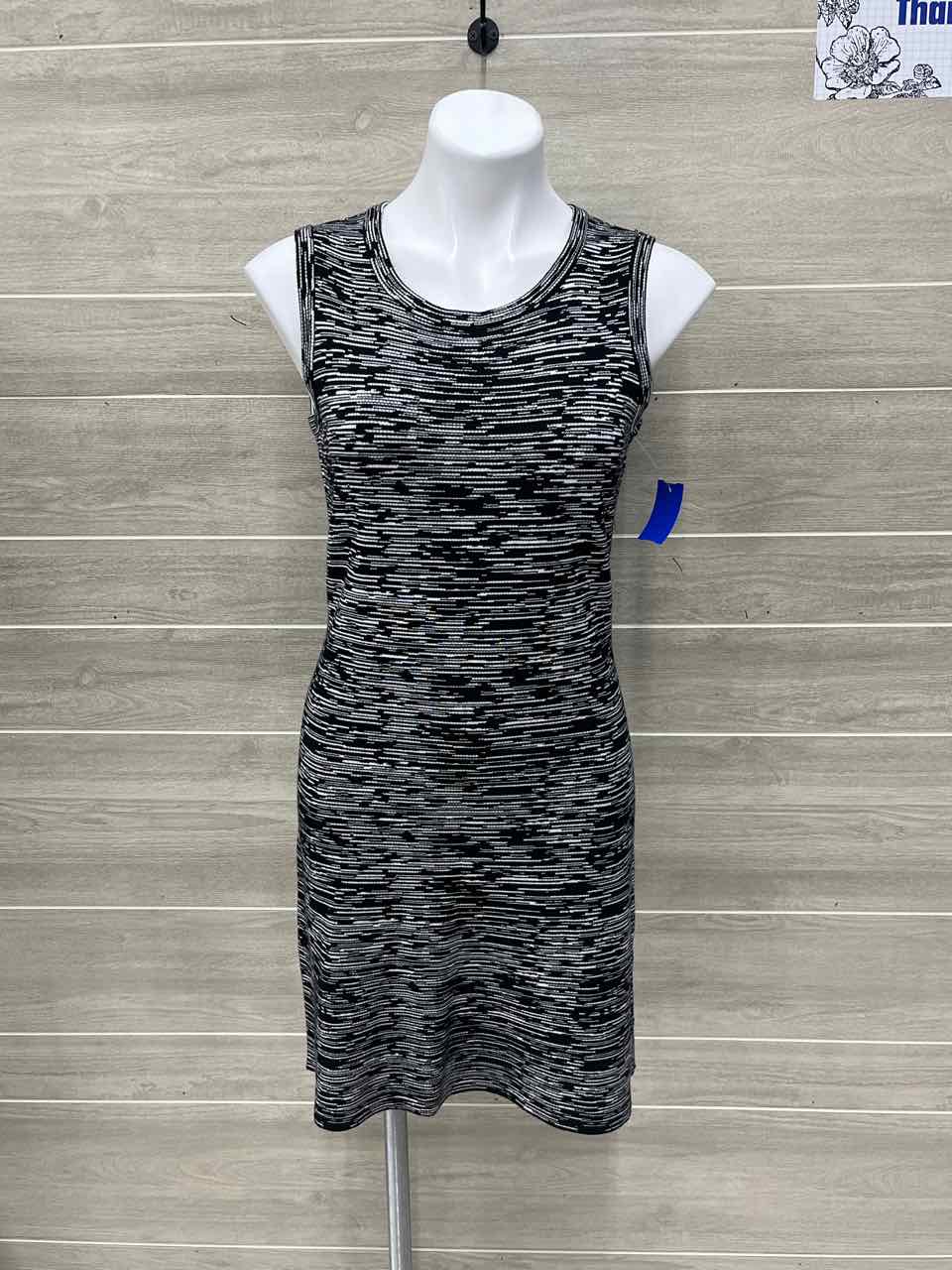 Muse Size 10P Black Womens Dress