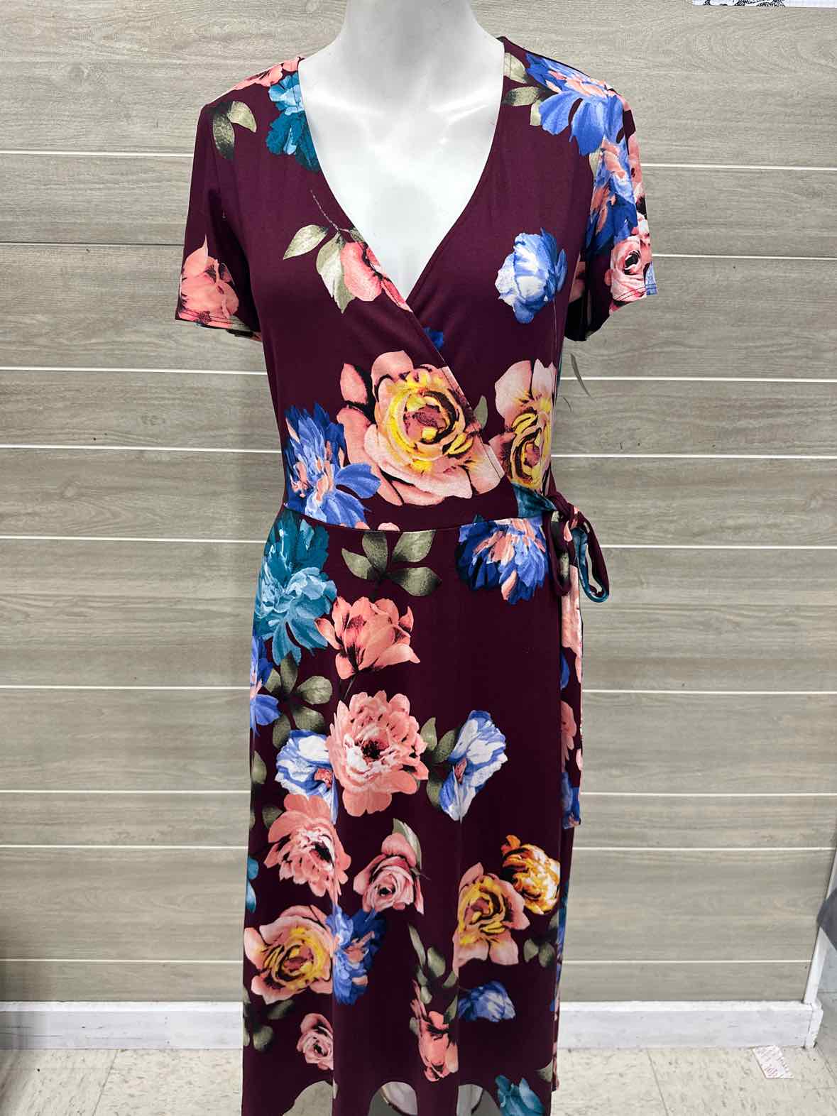 By & By Size 8 Burgundy Womens Dress