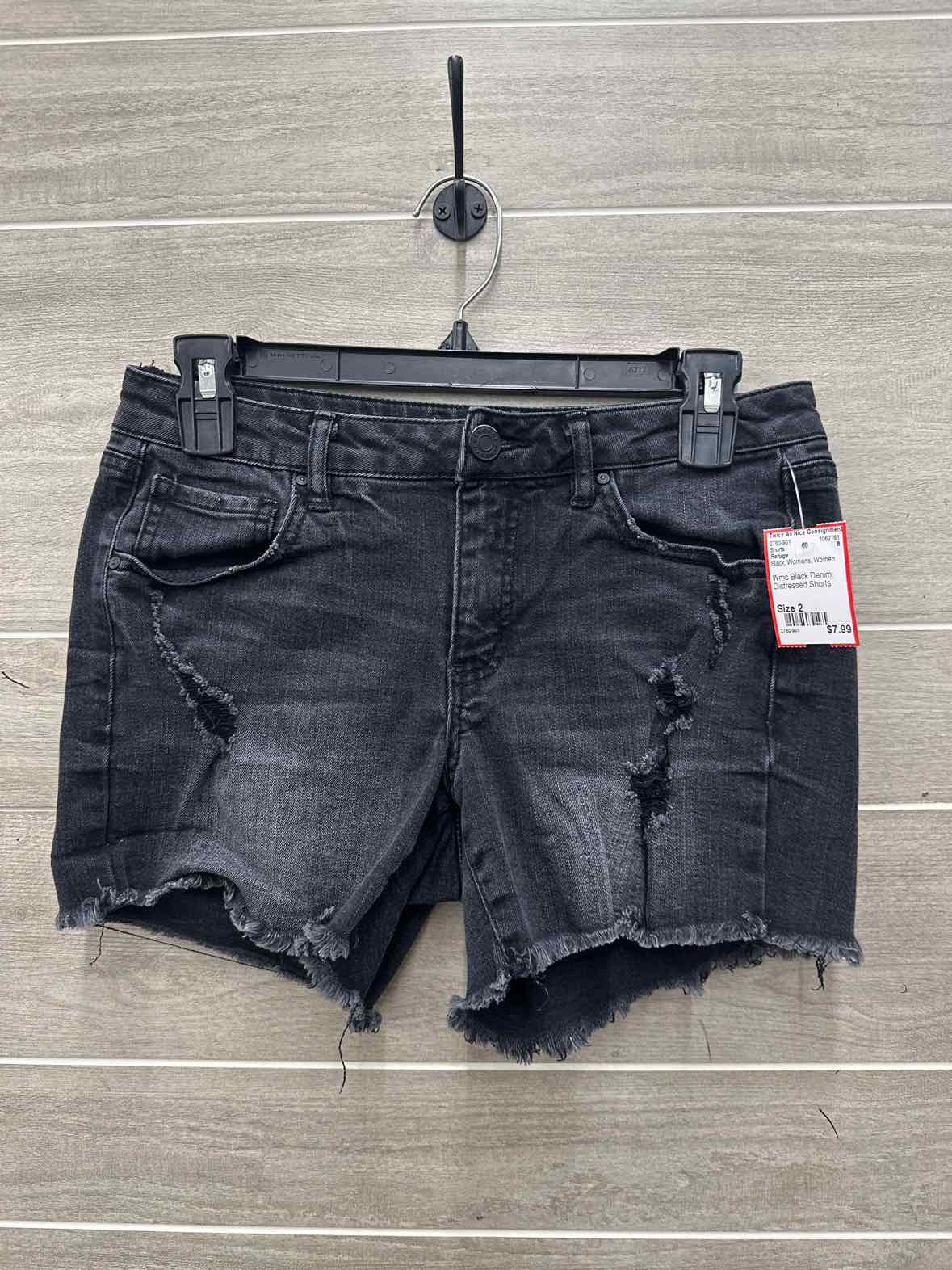 Refuge Size 2 Black Womens Shorts