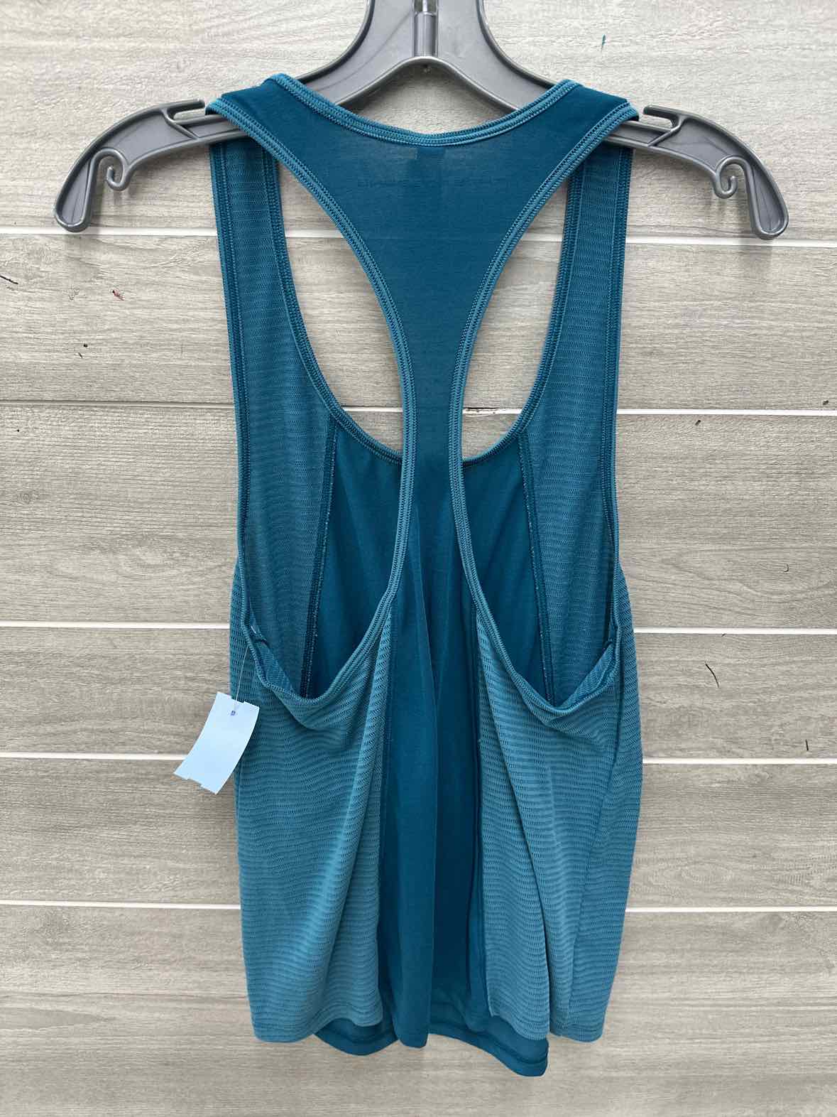 Under Armour Size M Teal Womens Tank Top