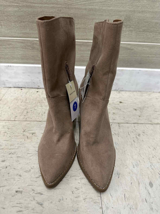 US Shoe Size 7 Tan Womens Boots
