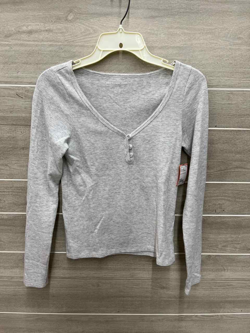 American Eagle Size M Gray Junior Shirt