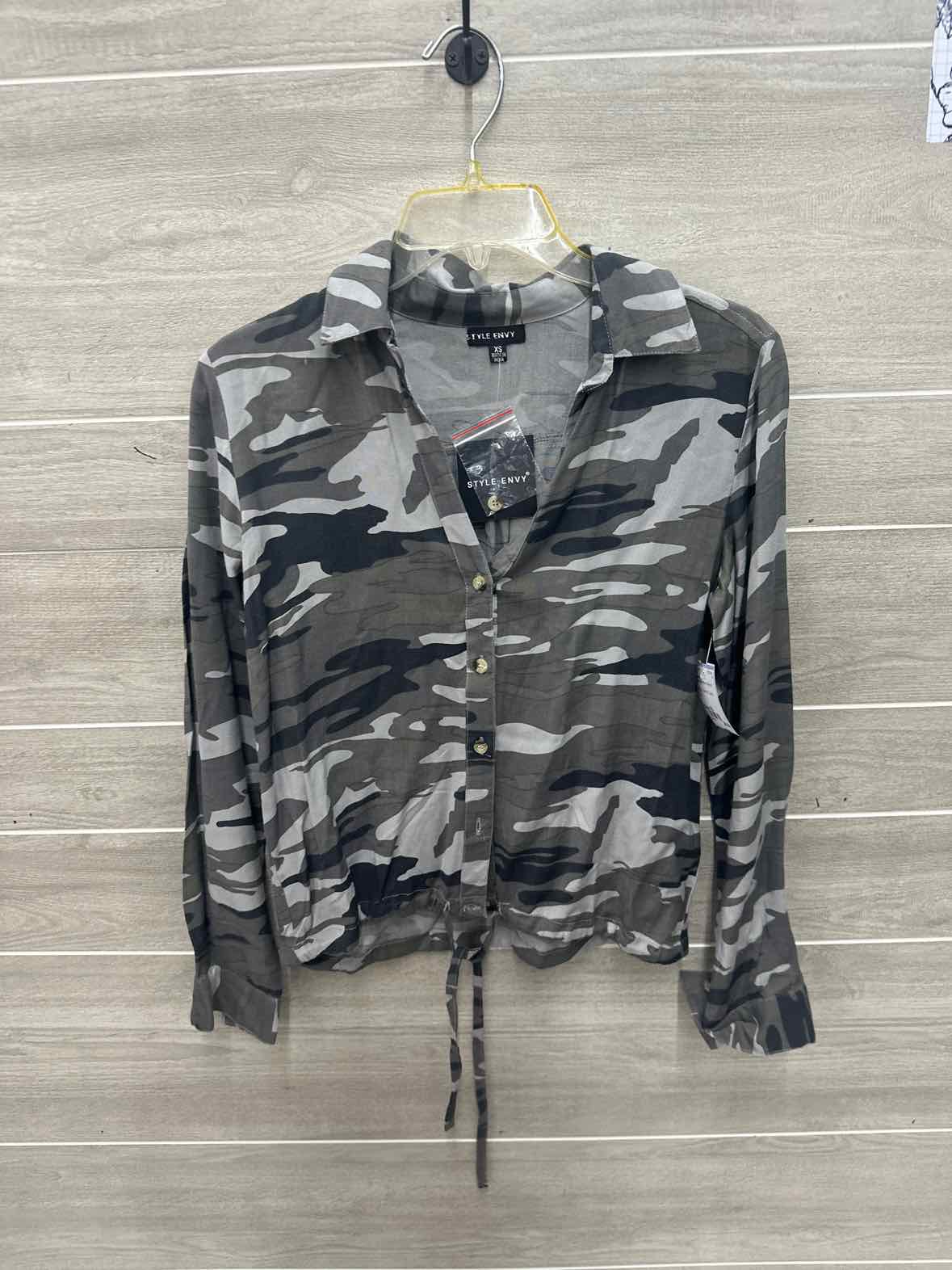Style Envy Size XS Olive Womens Shirt