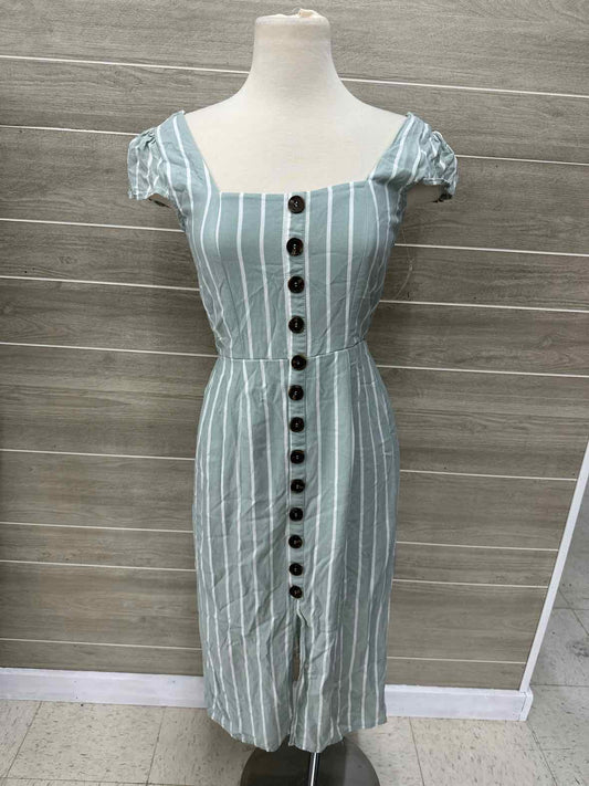 Trixxi Green Womens Size 6 Dress