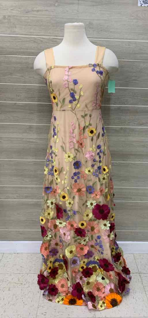 LULU'S Beige Womens Size 6/8 Gown/Evening Wear