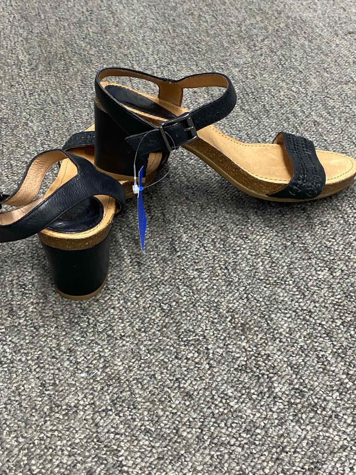 Nurture Black Womens Size 9.5 Sandals