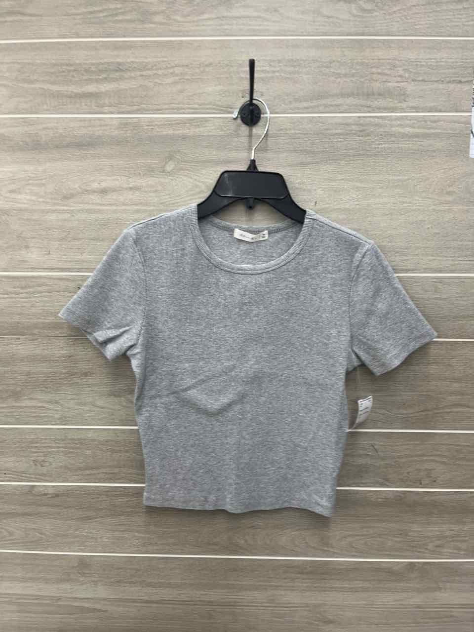 Size M Gray Junior Shirt