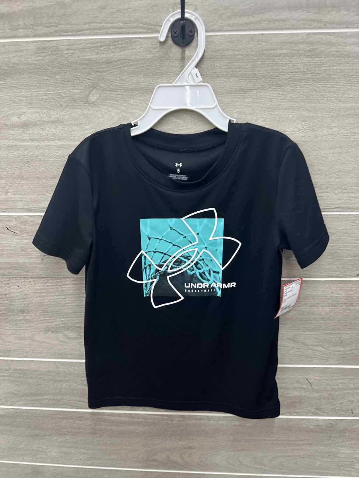 Under Armour Boys Size 5 Shirt