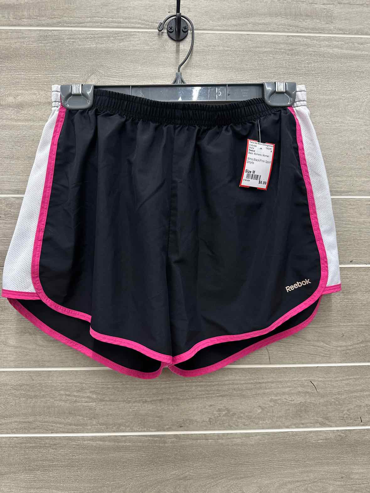 Reebok Size M Black Womens Shorts