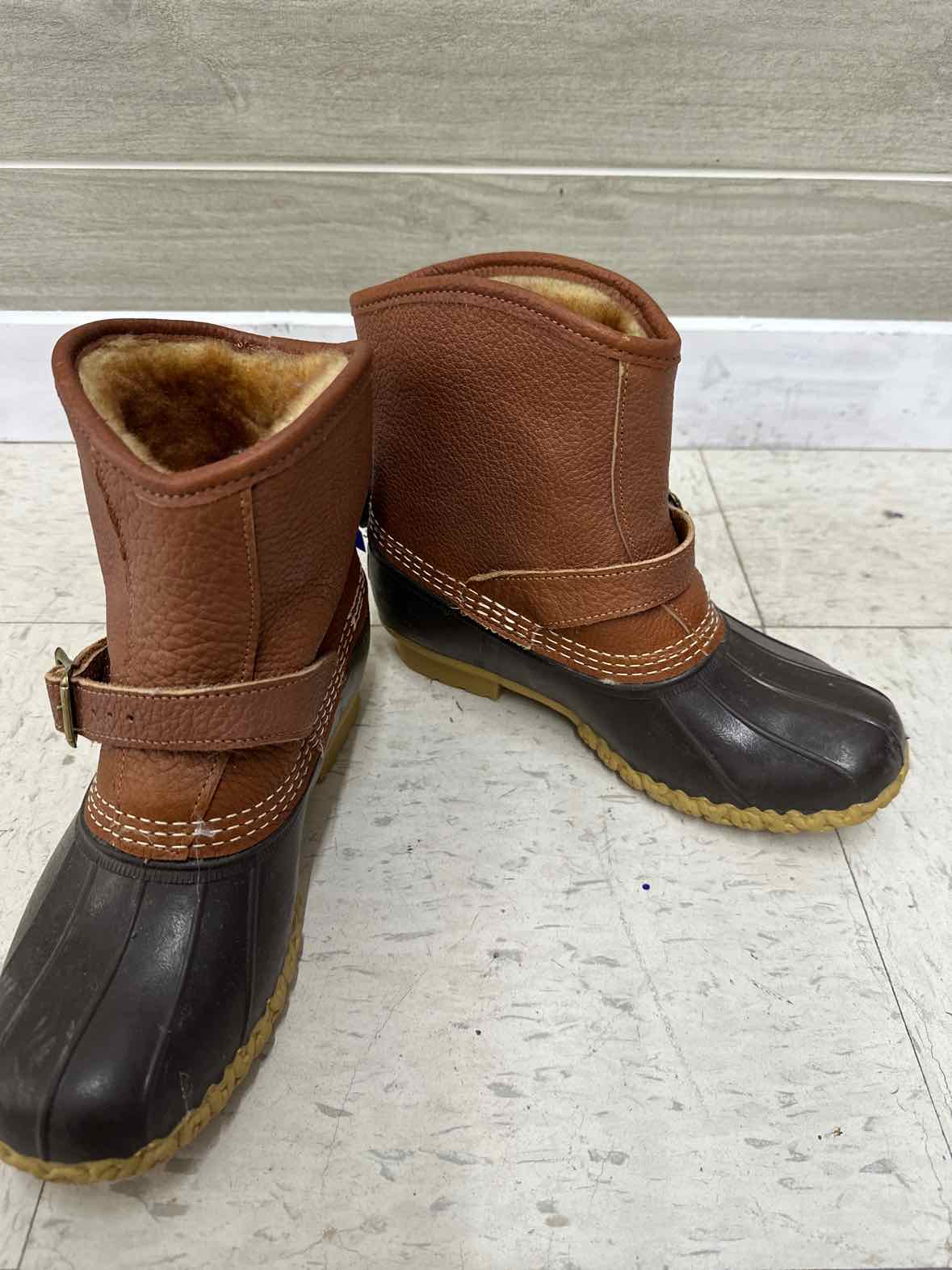 LL Bean US Shoe Size 7W Brown Womens Boots
