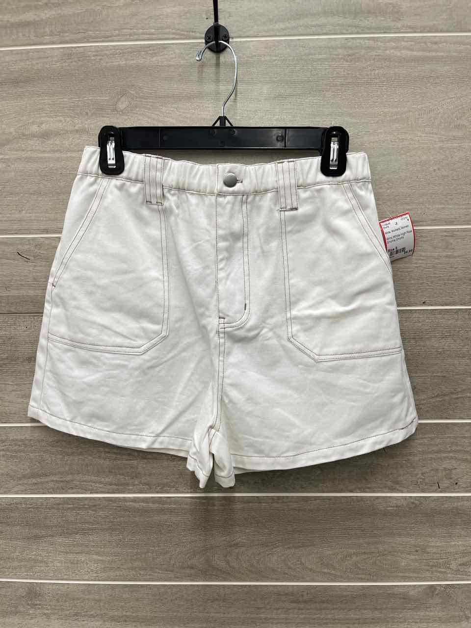 Size 6 White Womens Shorts