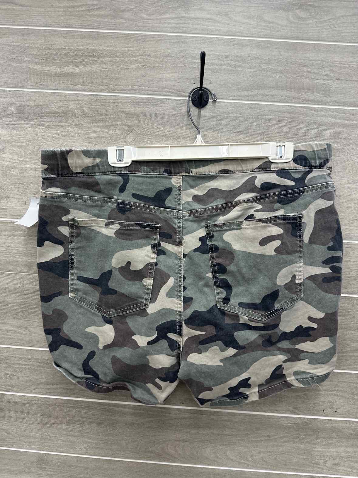YMI Size 2X Olive Womens Shorts